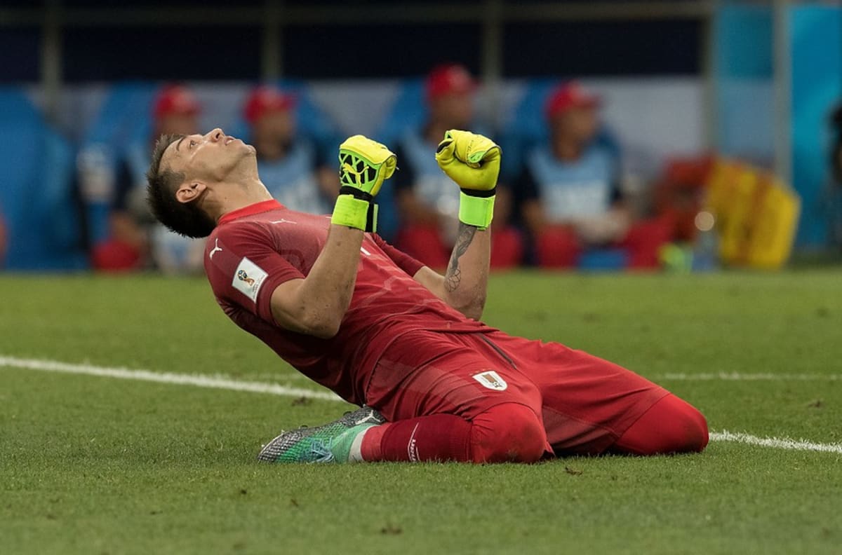 Fernando Muslera aterriza a La Roja: "Japón erró muchos goles"