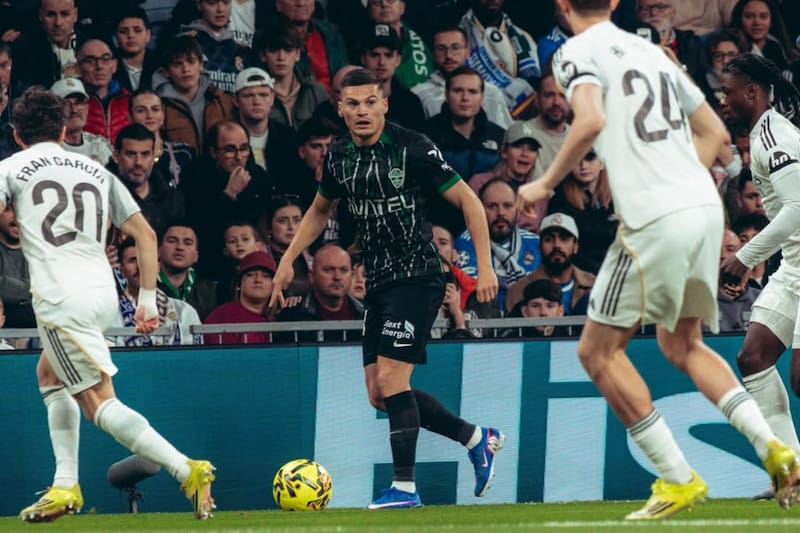 El delantero en la caída del Elche ante Real Madrid. Foto: Instagram Elche.