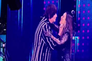 ¿Pareja a la vista? Myriam Hernández y Álvaro Henríquez protagonizan romántico encuentro en el Estadio Nacional