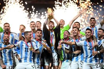 Manuel Pellegrini apunta a histórico campeón mundial con Argentina