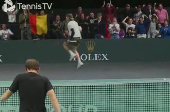 VIDEO | Zizou Bergs sigue haciendo de las suyas: festejó como Michael Jackson y ahora enfrentará a Sinner