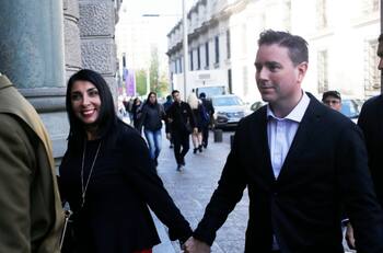 Ministra Rubilar se defiende y Contraloría pedirá cuentas sobre presunta campaña para su pareja