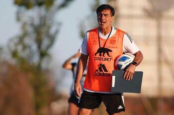 Colo Colo maneja un par de planes B en caso de no poder fichar a Javier Correa