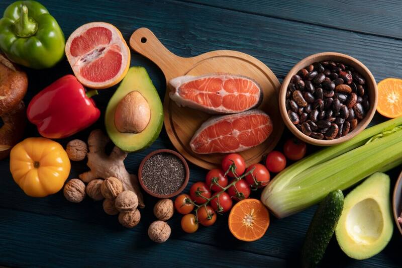 Cuatro alimentos que te ayudarán a reducir el colesterol.