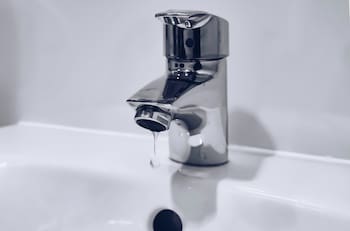 Aguas Andinas advierte por cortes de agua de hasta 15 horas en la Región Metropolitana para este jueves 22 de enero