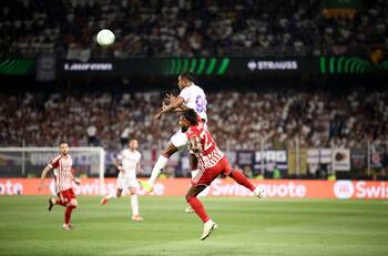 VIDEO | Agónico gol en el alargue le dio el título de la Conference League a Olympiacos