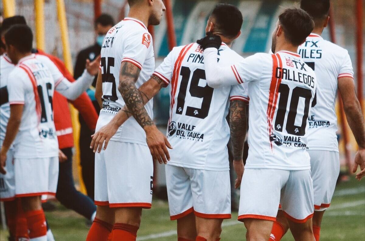 "Hay mucho riesgo de subir": hinchas de Unión San Felipe se indignaron por el despido de su DT