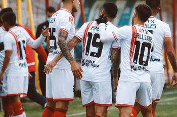 "Hay mucho riesgo de subir": hinchas de Unión San Felipe se indignaron por el despido de su DT