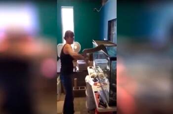 Terrible: Serpiente "doméstica" ataca a su dueña cuando la iba a acariciar