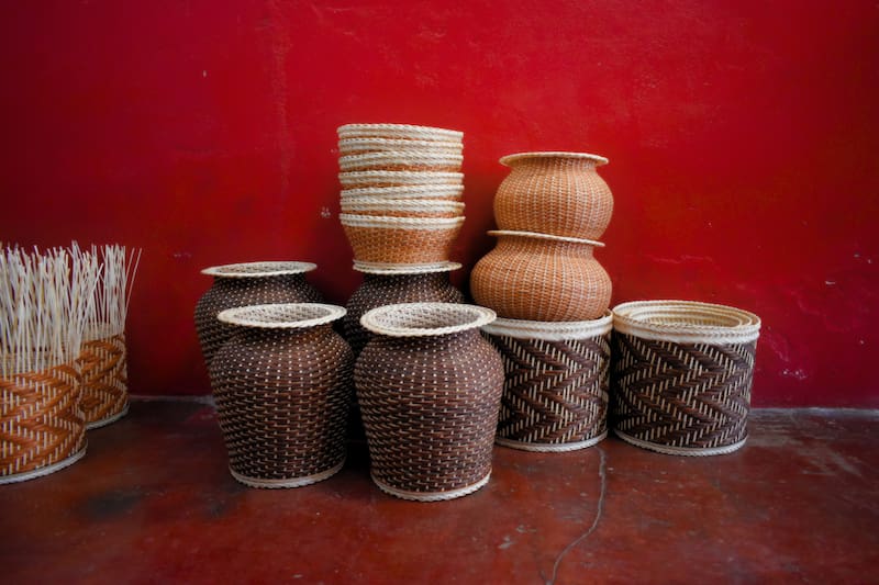La comuna ofrece una variedad increíble de diseños en mimbre. Foto: Capital del mimbre.