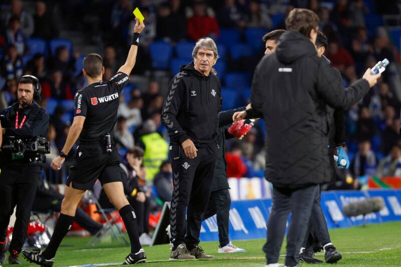 Manuel Pellegrini volvió a tener una jornada para el olvido con el Betis. (Foto: EFE)