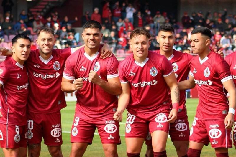 La Serena sigue como líder en Primera B. Foto: La Serena.