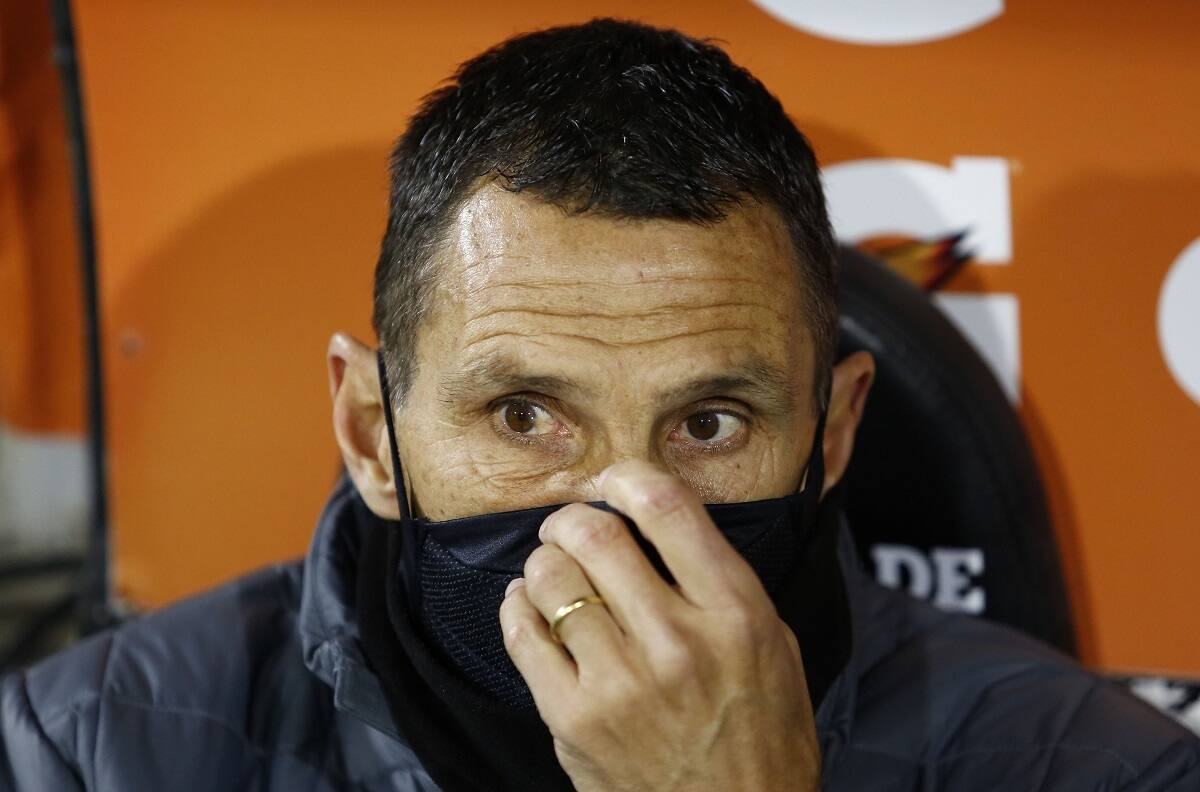 Poyet entregado en la UC: "Hay algo que no va bien. Se está tornando más complicado"