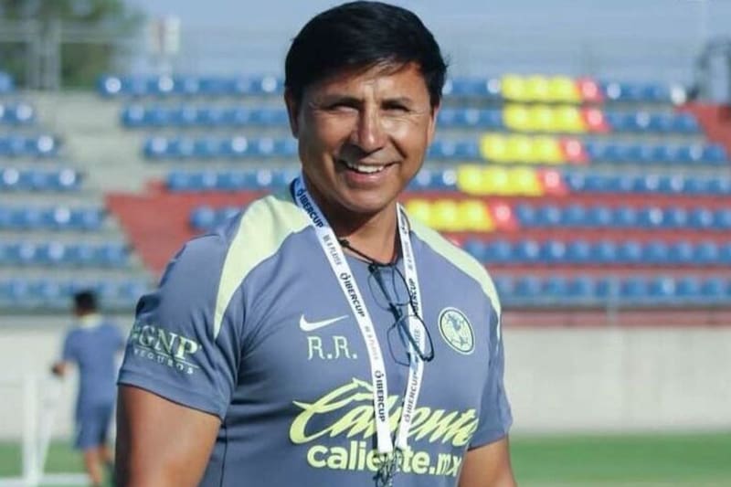 Recordado defensor chileno que brilló en las décadas de los '90 y 2000. Hoy, desde México, donde vive hace tres años, habló con En Cancha Prime.