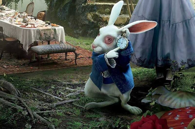 Se publica el libro de "Alicia en el país de las maravillas".