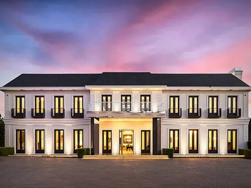 Jennifer Lopez y Ben Affleck estarían vendiendo su mansión