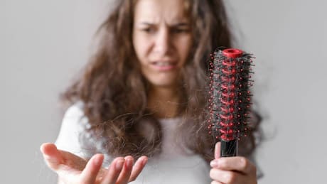 Las vitaminas que ayudan a prevenir la caída del pelo