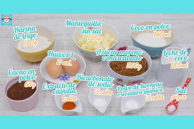 Estos son los ingredientes que se necesitan para los cupcakes.