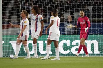 ¡Histórica! Christiane Endler se metió al selecto grupo de campeonas de Champions League y Copa Libertadores