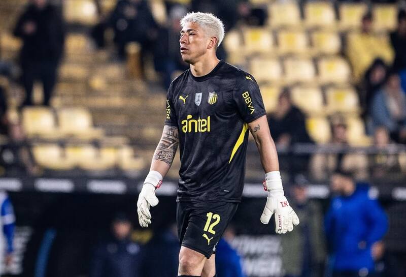 El portero chileno solo ha recibido goles en partidos jugados como visitante. Foto: @Oficialcap en Instagram.