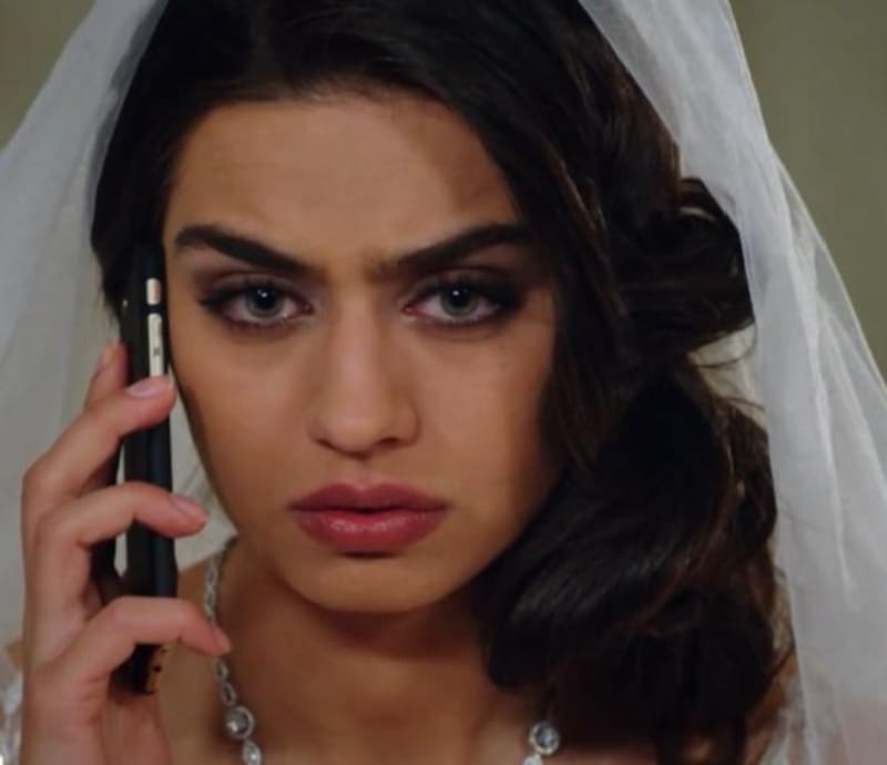 Amine Gülşe es “Nur”. Créditos: Canal 13