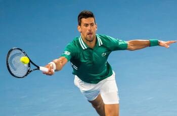 Novak Djokovic avanzó a la cuarta ronda del Australian Open y podría abandonar el campeonato por lesión