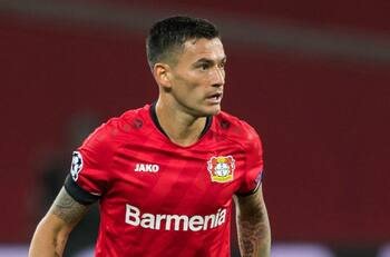 ¡Alarma en la Roja! Charles Aránguiz quedo descartado nuevamente en Bayer Leverkusen