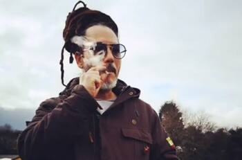 Quique Neira se sumó a las burlas por el llamado de Joaquín Lavín: “Sonaba un pito”