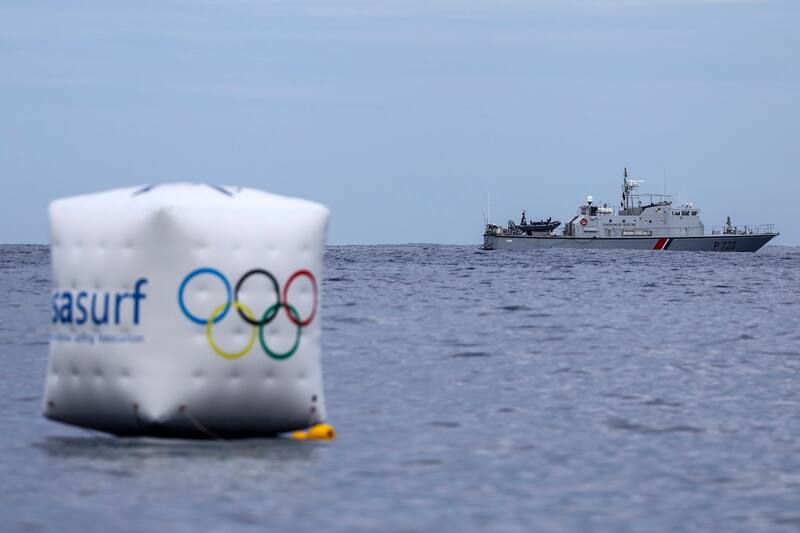 El surf es la única disciplina que no se disputará en la capital francesa. EFE.