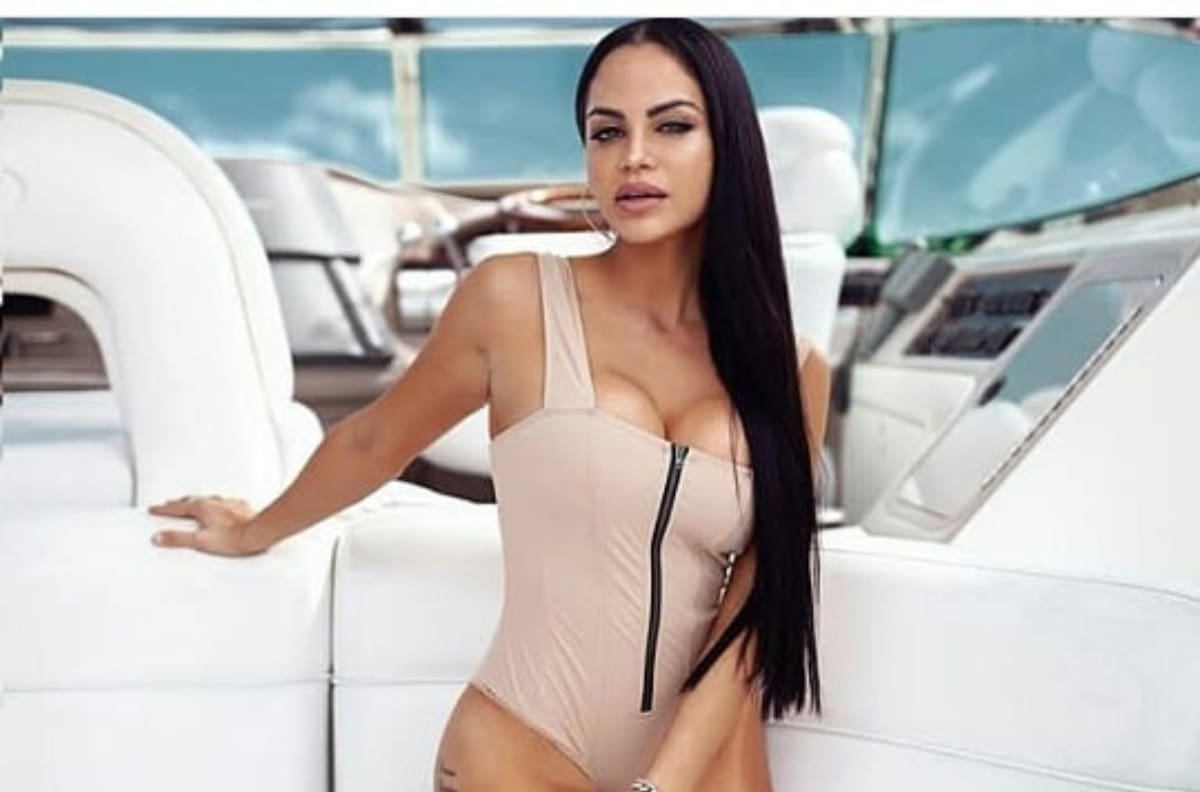Natti Natasha celebra ser portada en la lista "Viva Latino" de Spotify