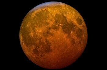 Se acerca el eclipse lunar total en Chile: revisa si podrás verlo en tu región