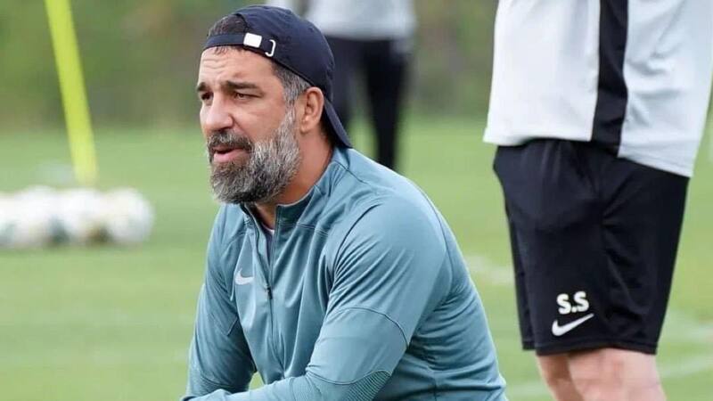 Arda Turan quiere a Alexis Sánchez en su equipo.