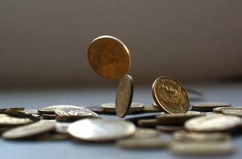 Estas monedas chilenas de 1960 cuestan hasta $350 mil: ¿Cómo identificarlas y por qué su precio?