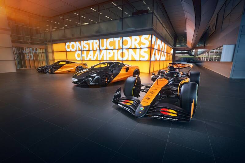 El McLaren MCL38 rinde homenaje al título de constructores en la F1