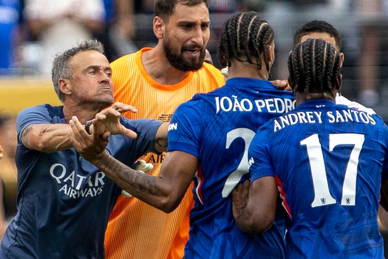 llega con polémica tras cortar a Donnarumma.