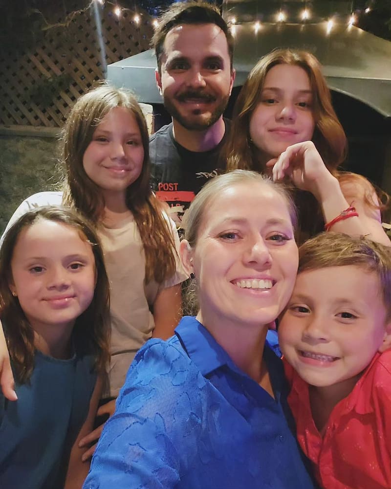 muestra su familia a menudo en redes sociales.