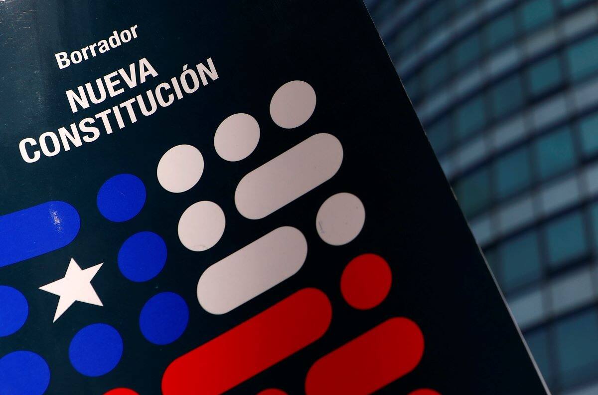 Nueva Constitución: 56,4% no ha leído el borrador del texto según encuesta de Amuch