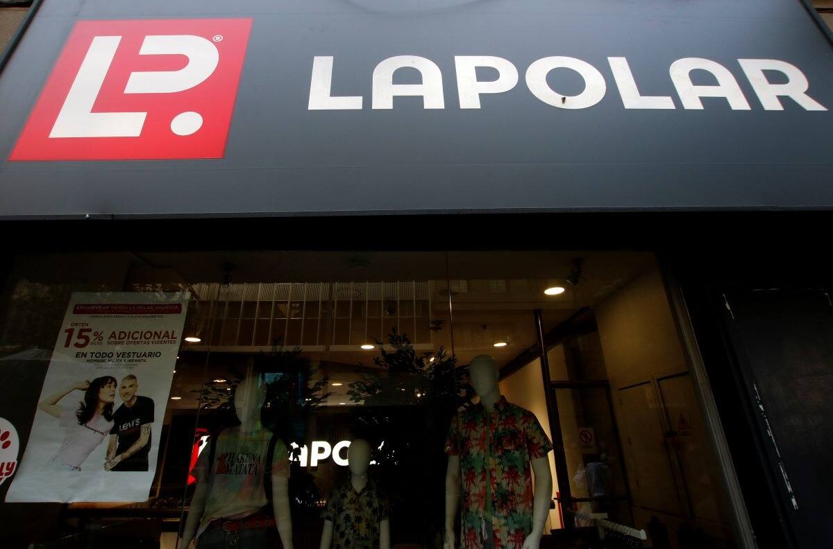 Nueva marca denuncia a La Polar ropa falsificada: Aduanas se querelló y retuvo casi 70 mil prendas