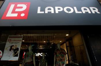 Nueva marca denuncia a La Polar ropa falsificada: Aduanas se querelló y retuvo casi 70 mil prendas