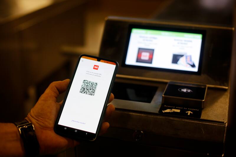 Con la app de Red y Banco Estado paga tu pasaje en el transporte público. Créditos: ATON.