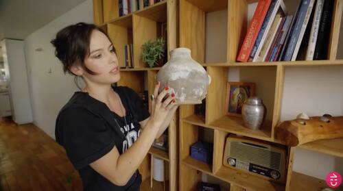 Esta es la pieza de alferería que la actriz guarda como tesoro.