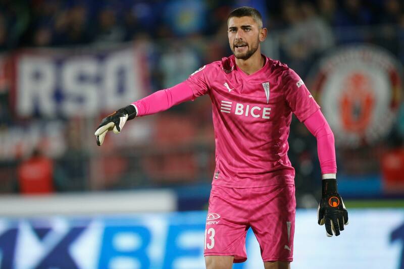 El portero de la UC estará out por varios meses en la UC. Foto: Agencia Aton.