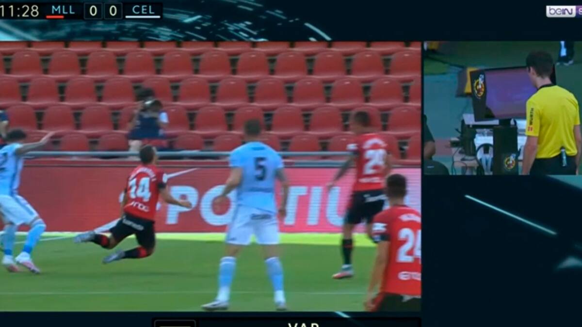 Insólito: Árbitro cobra penal inexistente tras revisión del VAR y Mallorca le gana a Celta