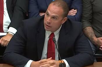 VIDEO | Exoficial de Inteligencia reveló que Gobierno de Estados Unidos esconde Ovnis y restos biológicos “no humanos”