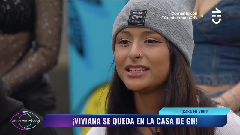 Viviana Acevedo es salvada por el público. Foto: CHV.