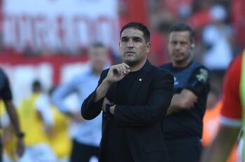 Leandro Stillitano en la cornisa: lleva cinco partidos sin ganar y suma críticas de los hinchas de Independiente