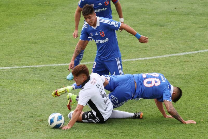 derribado en el Superclásico de 2022 entre Universidad de Chile y Colo Colo.