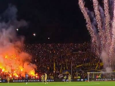 Un infierno: el espectáculo pirotécnico que realizaron hinchas de Boca Juniors