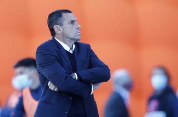 "Sos un cómico": Gustavo Poyet discutió con periodista que le preguntó sobre su renuncia