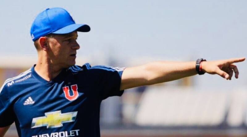Martín Cicotello como ayudante técnico en la U. Foto: LinkedIn Martín Cicotello.
